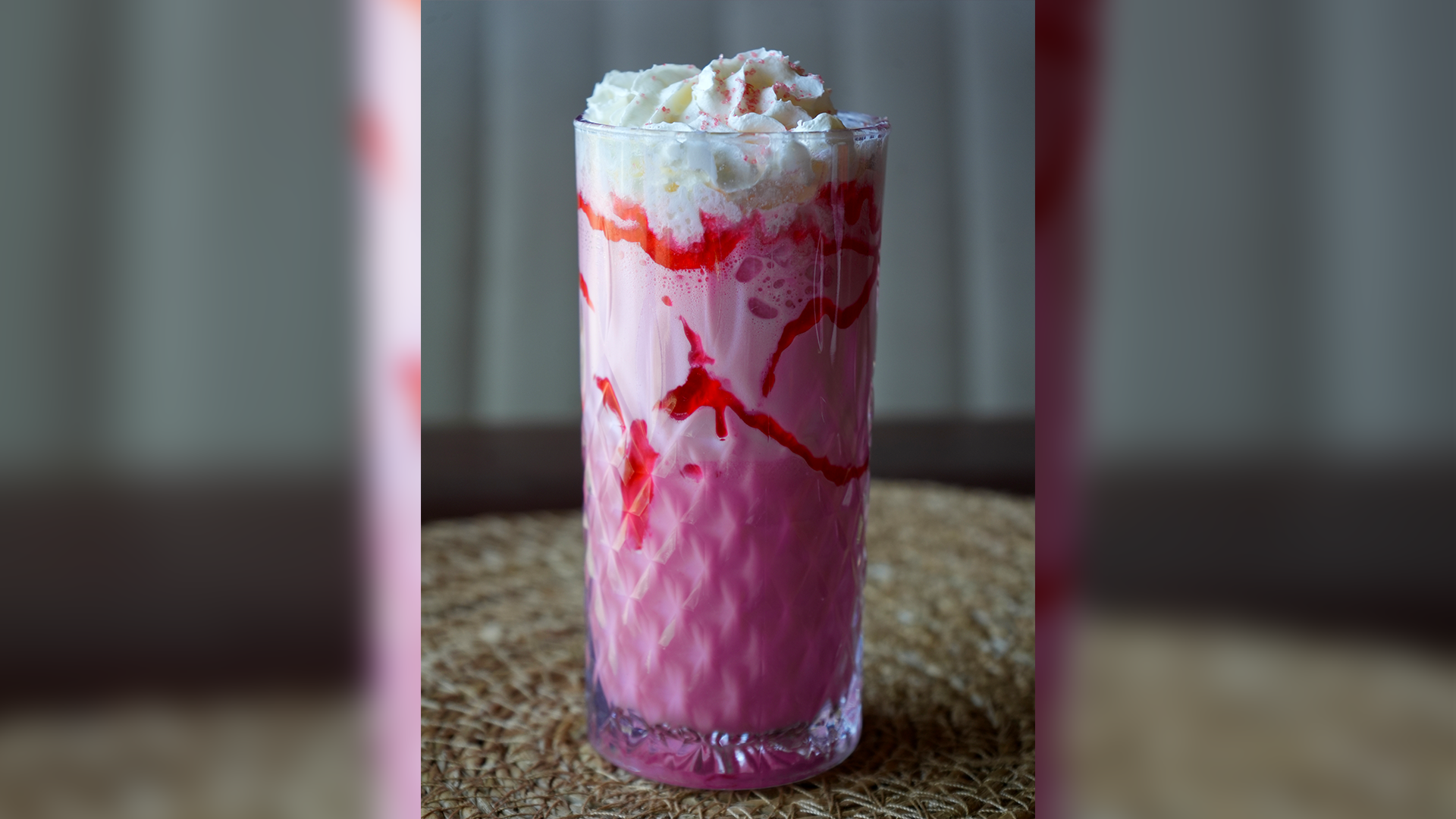 Çilek Milkshake Buzlu